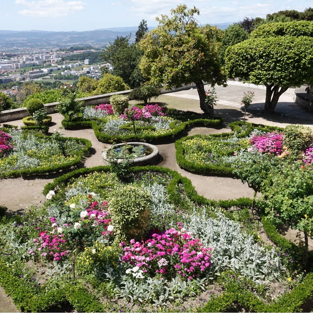 Meet your Posher, Posh